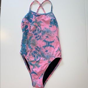 Jolyn one-piece size 26